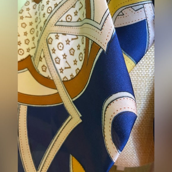 Classic Patterned Scarf in Blue and Gold and matching Premier Designs Necklace - Picture 5 of 11
